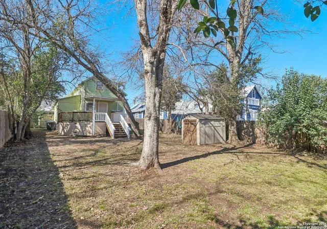 Photo 4 of Single family home for sale at 826 N Pine St, San Antonio, TX 78202 | MLS# 1839844 | Listing updated on 2025-09-29