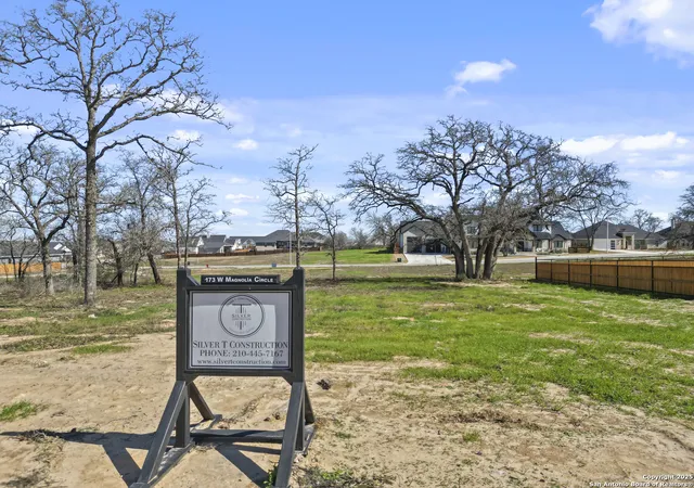 Photo 2 of Sale Pending at 173 W Magnolia Cir, La Vernia, TX 78121 | MLS# 1839856 | Listing updated on 2025-09-11