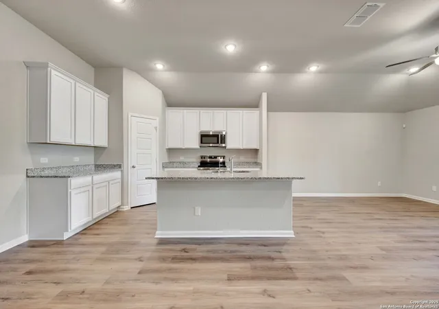 Photo 3 of Sale Pending at 21215 Jordans Ranch Way, San Antonio, TX 78264 | MLS# 1839907 | Listing updated on 2025-12-11
