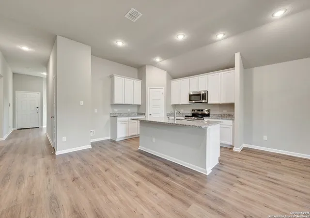 Photo 3 of Sale Pending at 21215 Jordans Ranch Way, San Antonio, TX 78264 | MLS# 1839907 | Listing updated on 2025-12-11