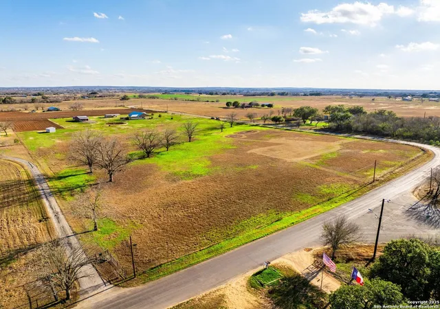 Photo 4 of Sale Pending at 560 County Rd 352, St. Hedwig, TX 78152 | MLS# 1839958 | Listing updated on 2025-12-16