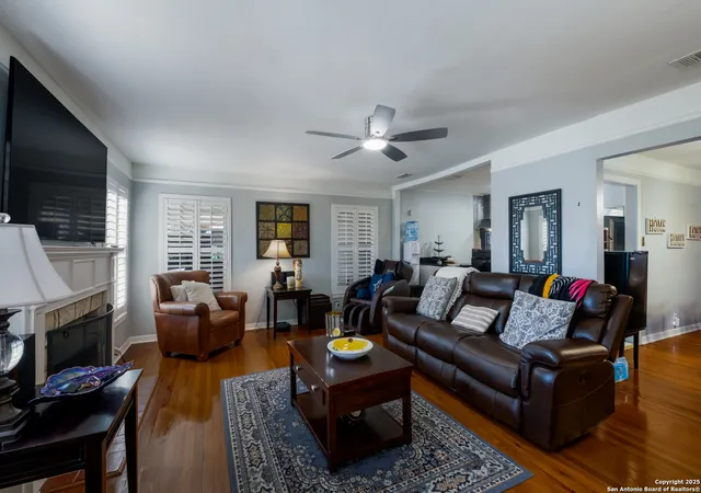 Photo 4 of Single family home for sale at 2623 W Kings Hwy, San Antonio, TX 78228 | MLS# 1840065 | Listing updated on 2026-01-31