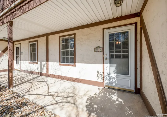 3rd image of 8715 Starcrest Dr, San Antonio, TX 78217
