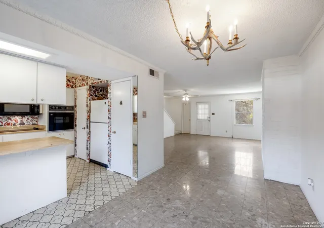 4th image of 8715 Starcrest Dr, San Antonio, TX 78217