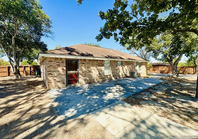 Photo 3 of Multi family home for sale at 5019 S State Hwy 123, Seguin, TX 78155 | MLS# 1840257 | Listing updated on 2025-04-11