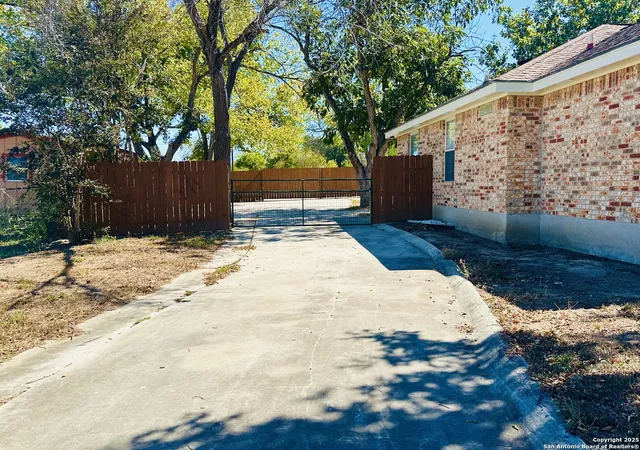 Photo 2 of Multi family home for sale at 5019 S State Hwy 123, Seguin, TX 78155 | MLS# 1840257 | Listing updated on 2025-04-11