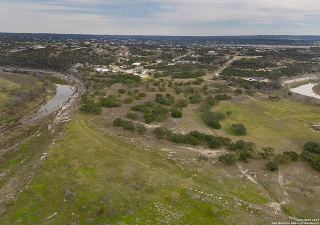 Photo 4 of Sale Pending at 341 River Cliff Pl, Spring Branch, TX 78070 | MLS# 1840367 | Listing updated on 2025-10-30
