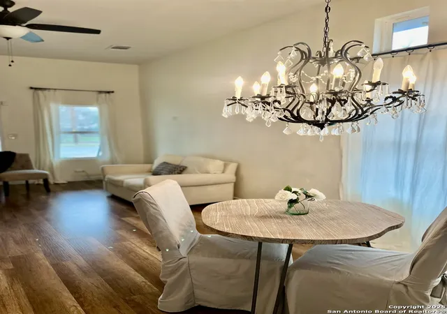 Photo 4 of Single family home for sale at 611 Barrett Pl, San Antonio, TX 78225 | MLS# 1840527 | Listing updated on 2025-11-25