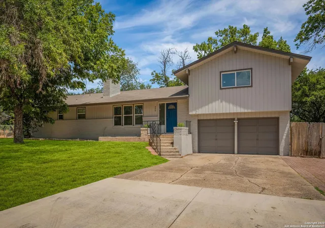 Photo 2 of Single family home for sale at 306 Antler Dr, San Antonio, TX 78213 | MLS# 1840557 | Listing updated on 2026-03-15