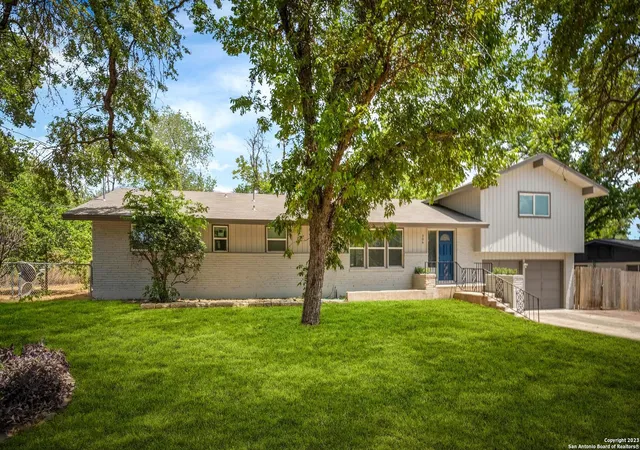 Photo 3 of Single family home for sale at 306 Antler Dr, San Antonio, TX 78213 | MLS# 1840557 | Listing updated on 2026-03-15