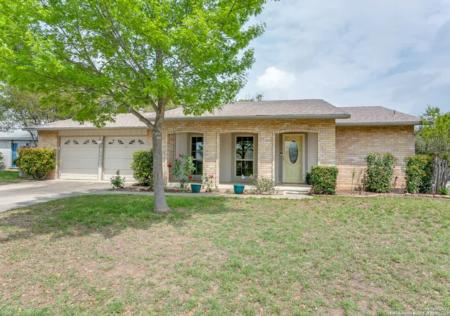 Photo 1 of Sale Pending at 5043 Hacienda Dr, San Antonio, TX 78233 | MLS# 1840605 | Listing updated on 2025-09-14