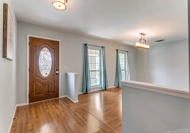 Photo 3 of Sale Pending at 5043 Hacienda Dr, San Antonio, TX 78233 | MLS# 1840605 | Listing updated on 2025-09-14