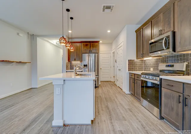 4th image of 10756 Rosalina Loop, Converse, TX 78109 | MLS# 1840641