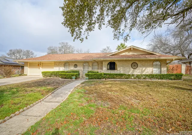 Photo 4 of Sale Pending at 513 Balfour, Windcrest, TX 78239 | MLS# 1840644 | Listing updated on 2025-12-31