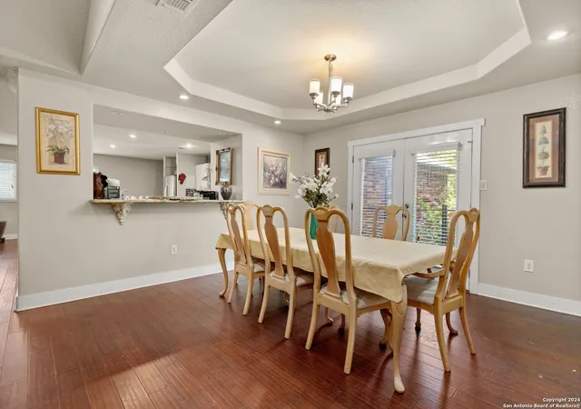 Photo 4 of Single family home for sale at 20 Donore Square, San Antonio, TX 78229 | MLS# 1840706 | Listing updated on 2025-05-20