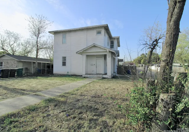Photo 3 of Multi family home for sale at 1438 W Ridgewood Ct, San Antonio, TX 78201 | MLS# 1840728 | Listing updated on 2025-11-18