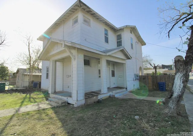 Multi family home for sale at 1438 W Ridgewood Ct, San Antonio, TX 78201 | MLS# 1840728