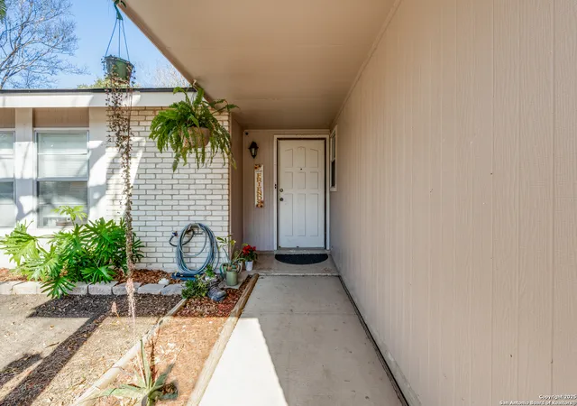 Photo 4 of Single family home for sale at 14422 Briarmall St, San Antonio, TX 78247 | MLS# 1840739 | Listing updated on 2026-03-19