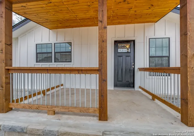 2nd image of 105 Galbreath Ave, Devine, TX 78016 | MLS# 1840877