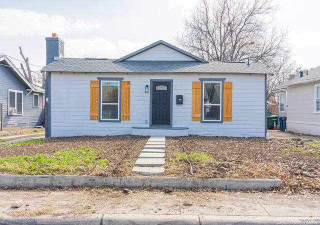 3rd image of 1832 W Woodlawn Ave, San Antonio, TX 78201 | MLS# 1840956