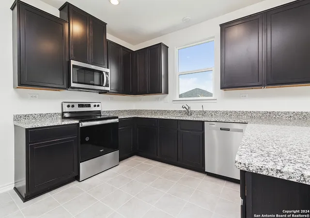 Photo 4 of Sale Pending at 9535 Hammerstone Dr, San Antonio, TX 78221 | MLS# 1841009 | Listing updated on 2025-07-08