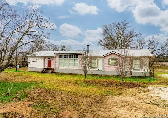 Photo 2 of Manufactured home for sale at 1545 County Road 665, Devine, TX 78016 | MLS# 1841033 | Listing updated on 2025-12-19