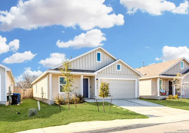 Photo 1 of Sale Pending at 2627 Robles St, San Antonio, TX 78226 | MLS# 1841051 | Listing updated on 2025-09-27