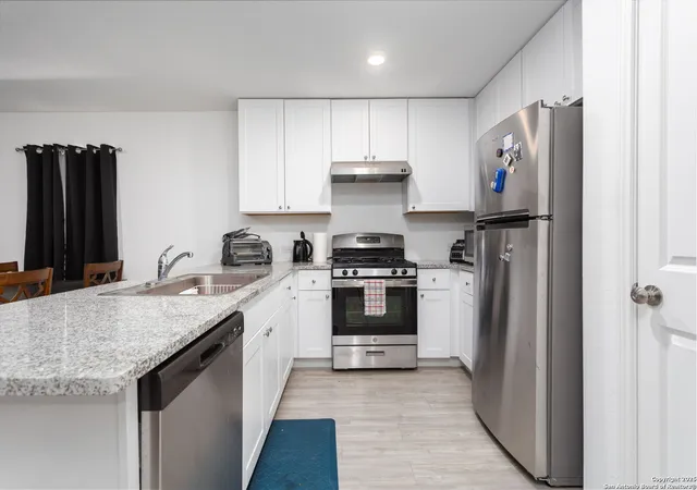Photo 4 of Sale Pending at 2627 Robles St, San Antonio, TX 78226 | MLS# 1841051 | Listing updated on 2025-09-27