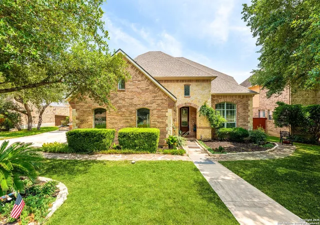 Photo 3 of Sale Pending at 122 Stonewall Bnd, San Antonio, TX 78256 | MLS# 1841069 | Listing updated on 2025-08-22