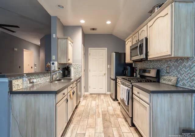 Photo 3 of Single family home for sale at 9002 Trumpet Cir, Converse, TX 78109 | MLS# 1841128 | Listing updated on 2025-08-13