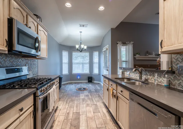 Photo 3 of Single family home for sale at 9002 Trumpet Cir, Converse, TX 78109 | MLS# 1841128 | Listing updated on 2025-08-13