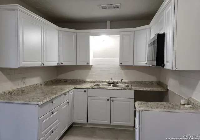 4th image of 5165 Parkview Dr, Beaumont, TX 77705 | MLS# 1841267