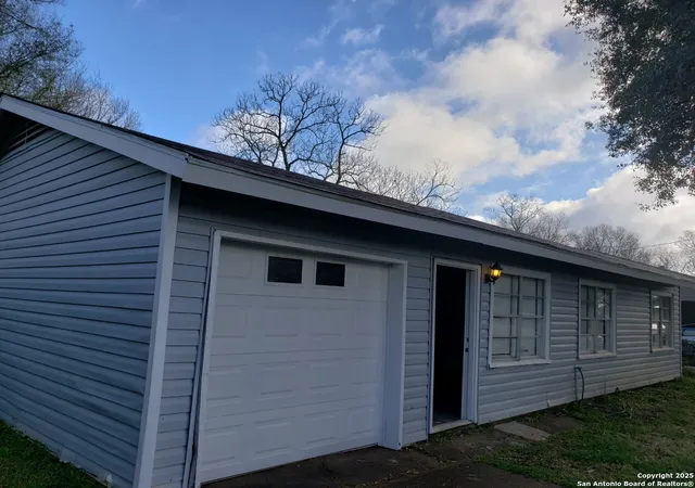 2nd image of 5165 Parkview Dr, Beaumont, TX 77705 | MLS# 1841267