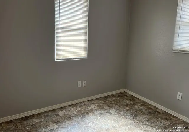 4th image of 5430 Gulf Ave, Groves, TX 77619 | MLS# 1841284