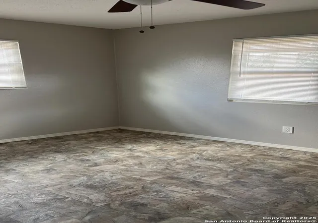 5th image of 5430 Gulf Ave, Groves, TX 77619 | MLS# 1841284
