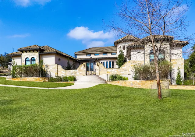 Photo 4 of Single family home for sale at 316 Clear Lake, New Braunfels, TX 78132 | MLS# 1841320 | Listing updated on 2026-08-26