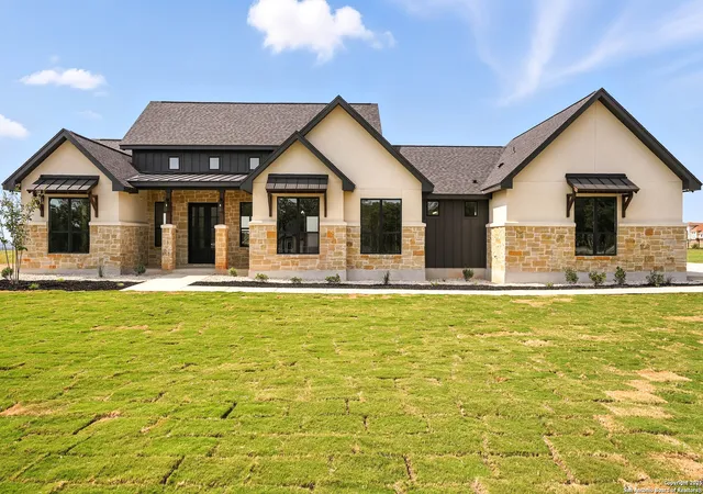 1st image of 1223 County Road 319, La Vernia, TX 78121 | MLS# 1841334