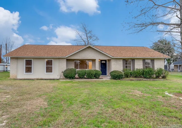 Photo 3 of Single family home for sale at 12587 La Vernia Rd, St. Hedwig, TX 78152 | MLS# 1841440 | Listing updated on 2025-03-18