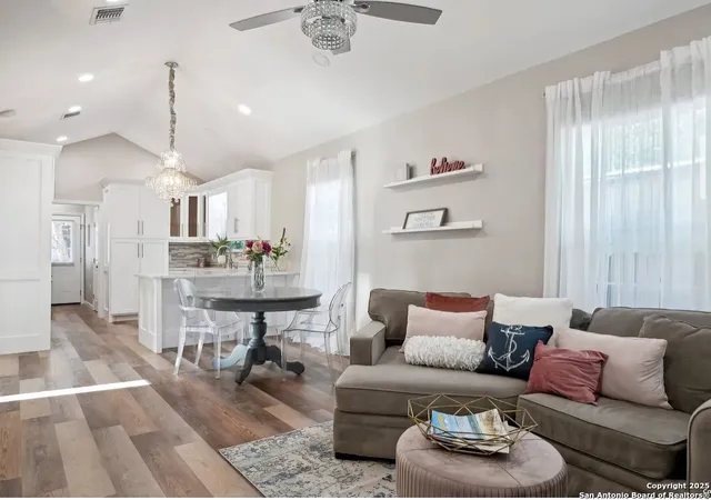 Photo 3 of Single family home for sale at 1006 Center St, San Antonio, TX 78202 | MLS# 1841482 | Listing updated on 2025-11-05