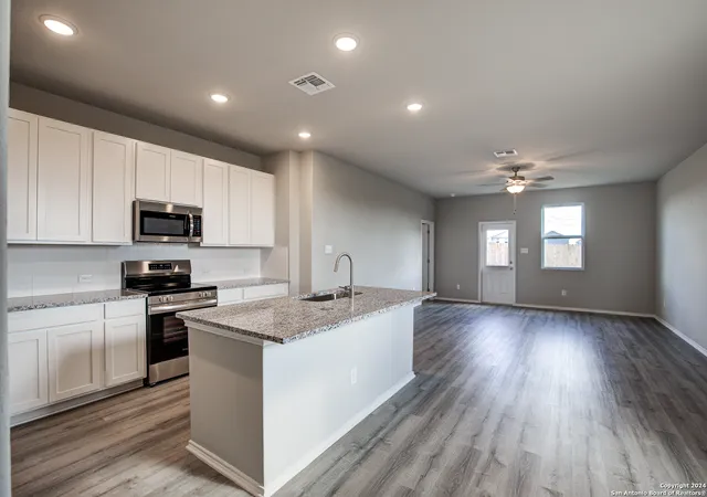 Photo 4 of Sale Pending at 2539 Dry Moss Way, San Antonio, TX 78224 | MLS# 1841838 | Listing updated on 2026-02-05