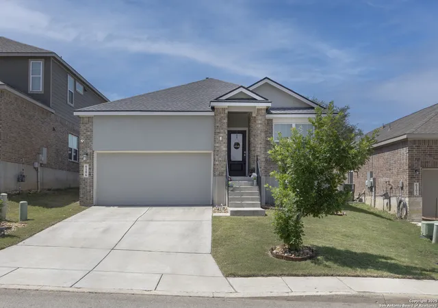 Photo 1 of Sale Pending at 6106 Akin Elm, San Antonio, TX 78261 | MLS# 1841968 | Listing updated on 2025-09-30