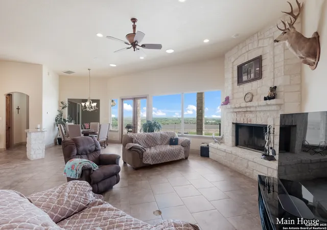 Photo 4 of House for sale at 208 Private Road 378, Rio Medina, TX 78066 | MLS# 1841971 | Listing updated on 2026-05-29