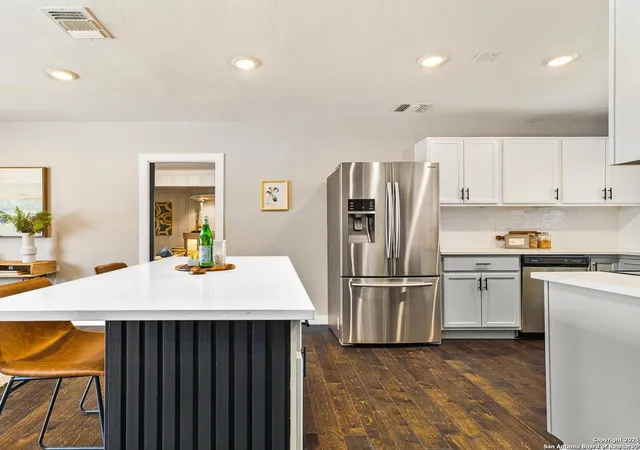 Photo 3 of Single family home for sale at 2613 W Summit Ave, San Antonio, TX 78228 | MLS# 1842617 | Listing updated on 2025-12-02