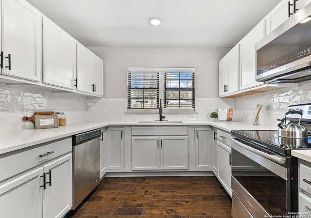 Photo 4 of Single family home for sale at 2613 W Summit Ave, San Antonio, TX 78228 | MLS# 1842617 | Listing updated on 2025-12-02