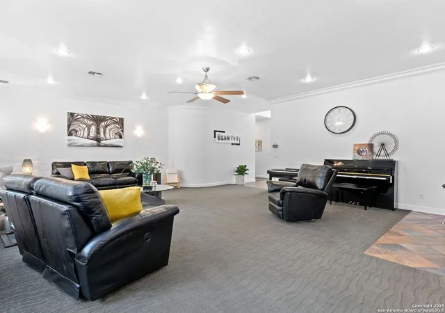 Photo 4 of Sale Pending at 9318 Oak Ledge, San Antonio, TX 78217 | MLS# 1842641 | Listing updated on 2025-11-02