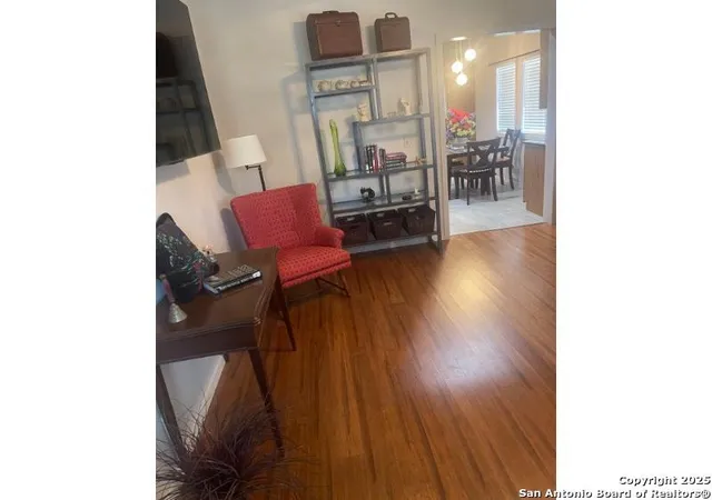 12th image of 357 E Faust St, New Braunfels, TX 78130 | MLS# 1842908