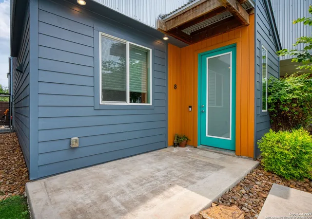 Photo 2 of Condo for sale at 330 Clay St Unit 8 #8, San Antonio, TX 78204 | MLS# 1842910 | Listing updated on 2026-02-09