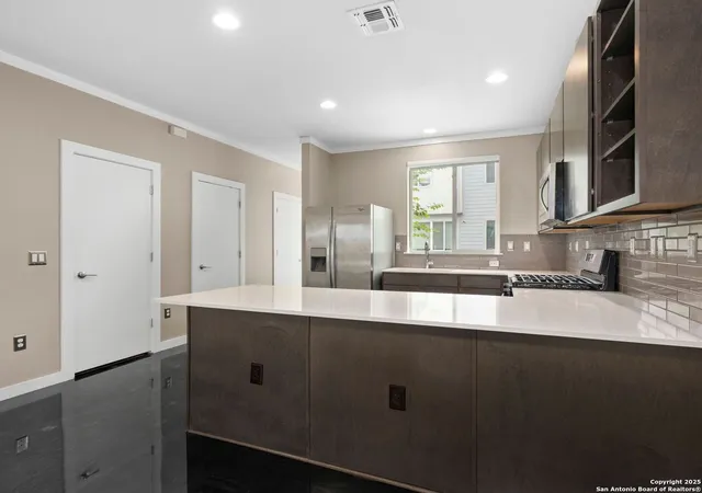Photo 3 of Condo for sale at 330 Clay St Unit 8 #8, San Antonio, TX 78204 | MLS# 1842910 | Listing updated on 2026-02-09