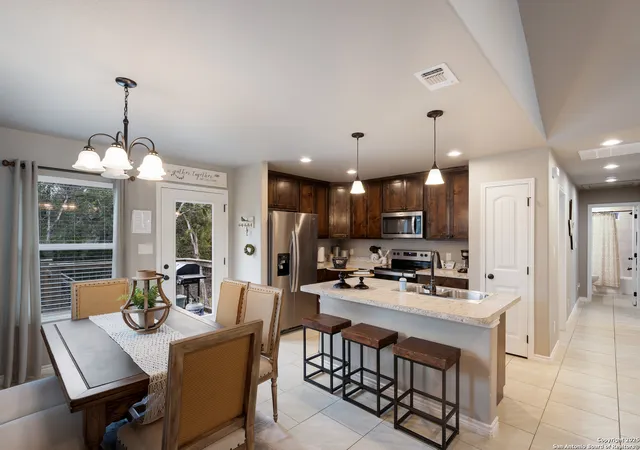Photo 1 of Single family home for sale at 1016 Eastview Dr, Canyon Lake, TX 78133 | MLS# 1843002 | Listing updated on 2025-03-10