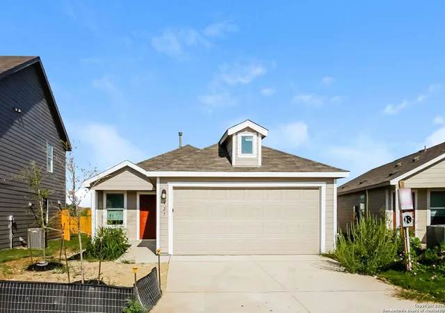 Photo 2 of Sale Pending at 427 Filibusters Trl, San Antonio, TX 78220 | MLS# 1843168 | Listing updated on 2025-12-15